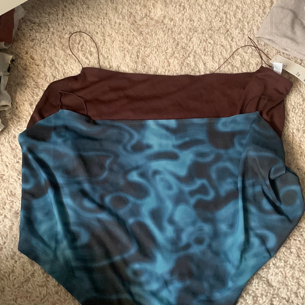 2 UO HANKY HEM CAMIS for one price - Picture 3 of 6